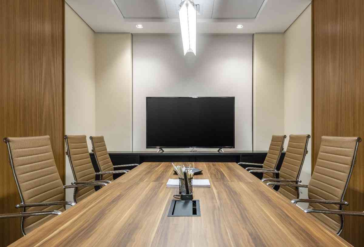 What is a Conference Room? Types, Layouts & How to Choose the Right One for Your Business